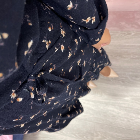 Navy Blue floral dress. Made in Korea - Picture 6 of 10